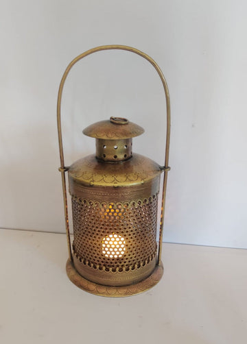 GOLDEN FINISH IRON TEA LIGHT LANTERN